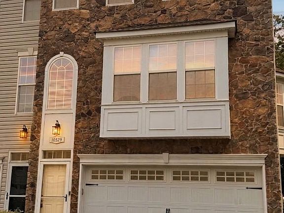 2nd image of 10329 Lantern Ln