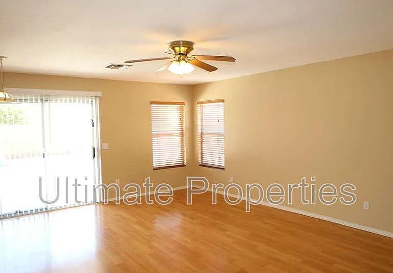 12237 W Larkspur Rd — Photo 2
