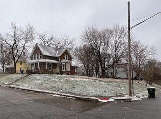 1105 Brown St, Davenport, IA