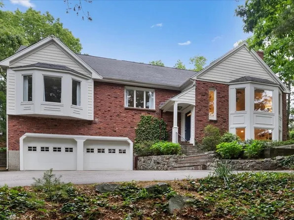 12 Morse Dr, Medfield, MA 02052