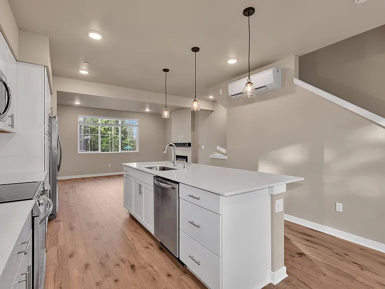 15423 Admiralty Way #E3 — Photo 14
