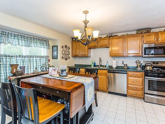 4th image of 38A Waterview Dr Unit 38A