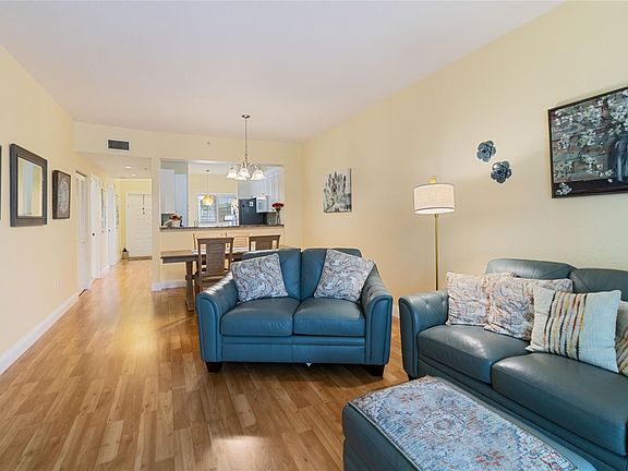 4th image of 7755 Yardley Drive #307