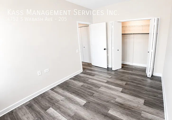 4752 S Wabash Ave #205 — Photo 7