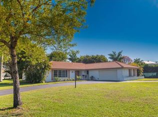 580 13th Ave S, Naples, FL 34102