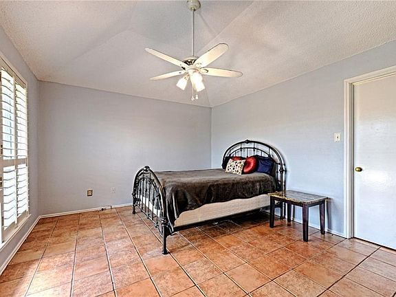 5th image of 1636 Kingspoint Dr