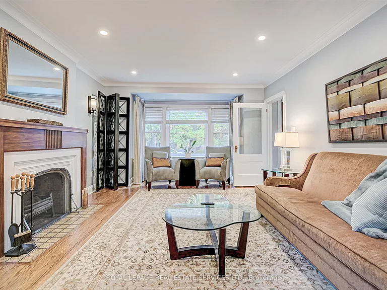 884 Royal York Rd — Photo 5