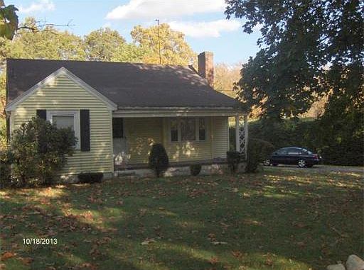 2nd image of 221 Spring St