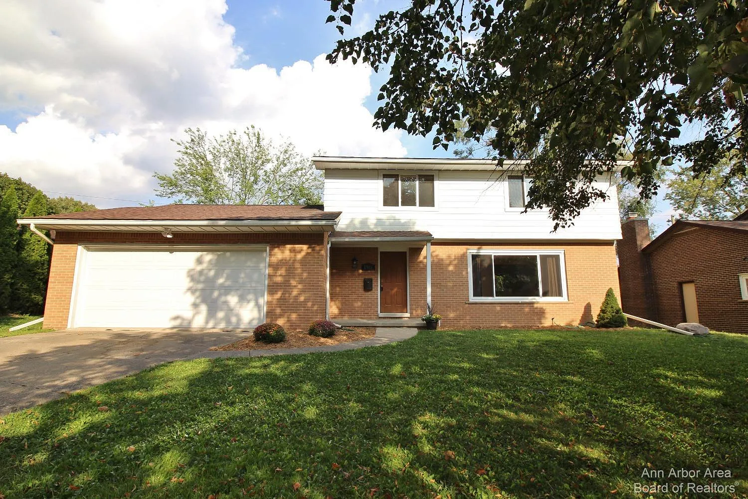 1503 Warwick Ct photo 1