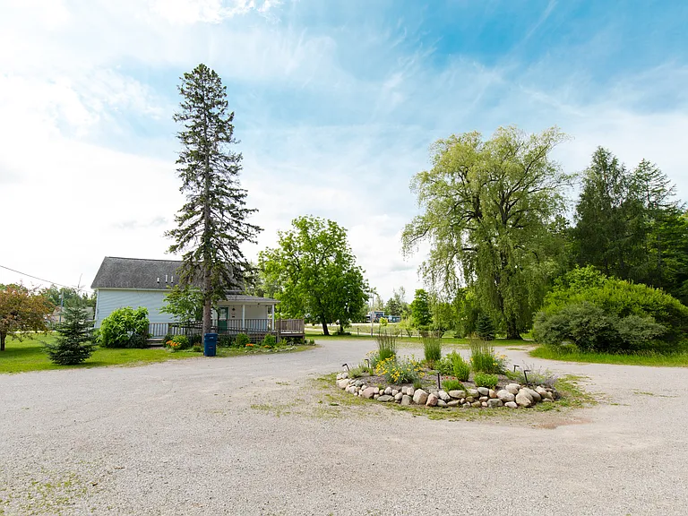 N Eagle Hwy — Photo 95