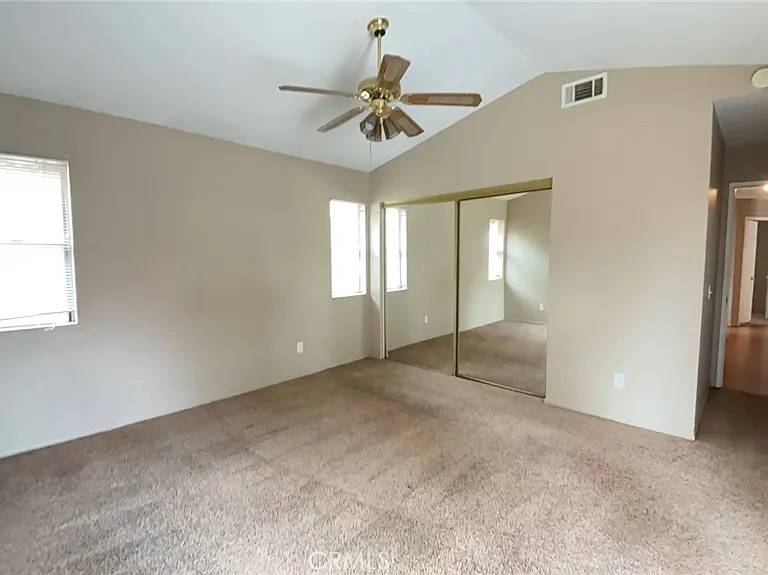 560 Boston St — Photo 12