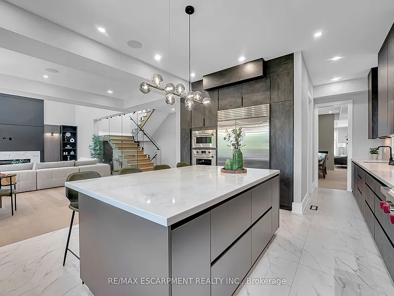 221 Morden Rd E — Photo 16