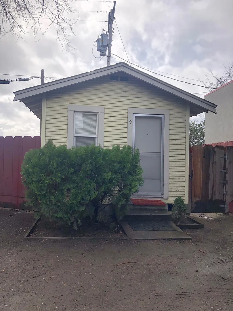 1337 N. Golden State — Photo 2