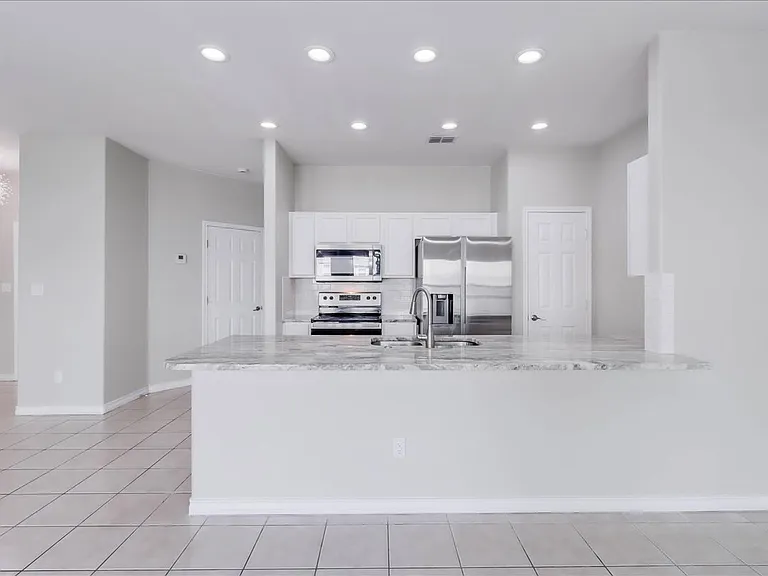 15513 Palmira Ave #B — Photo 14