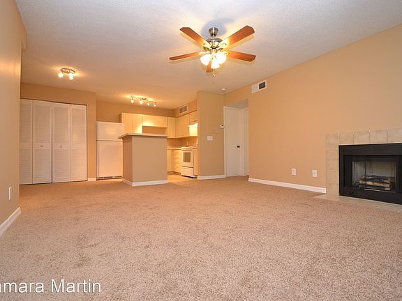 3rd image of 385 Woodside 203 Dr