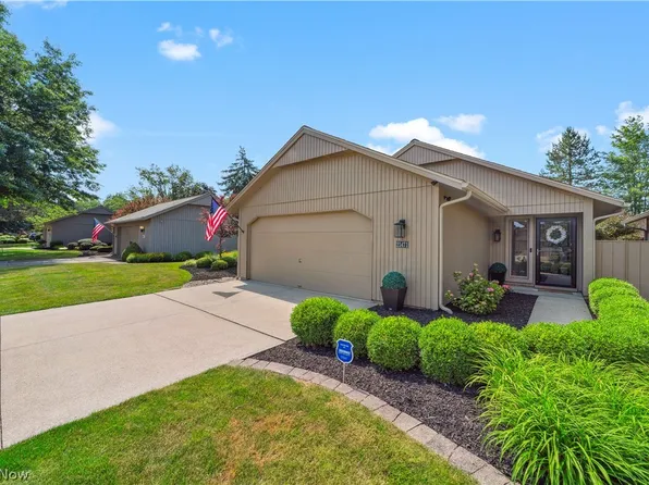 21471 Timber Oak Ct, Strongsville, OH 44149