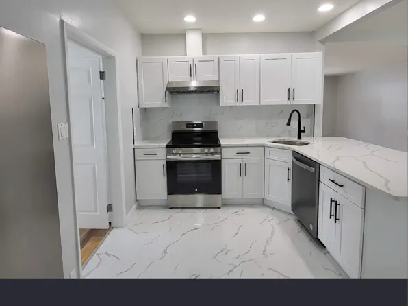 (undisclosed Address), Levittown, NY 11756