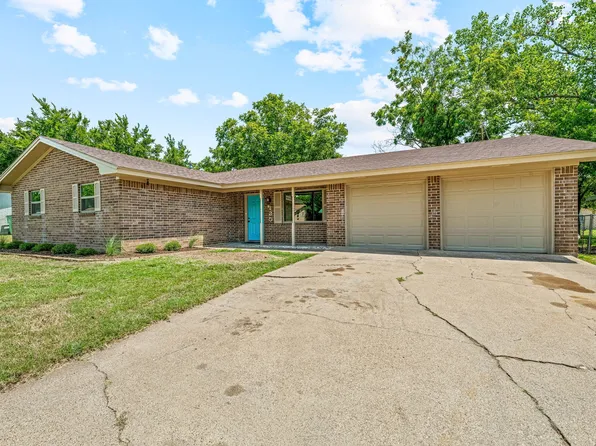 130 Omaha St, Stephenville, TX 76401
