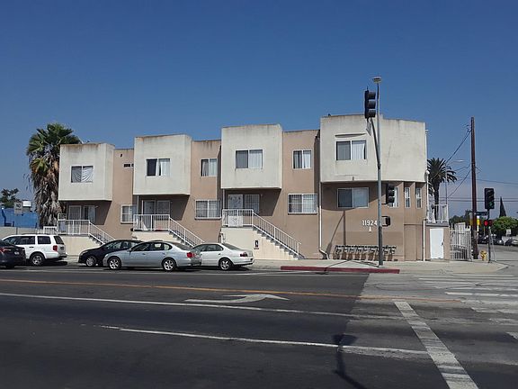 5th image of 11924 S Main St APT L