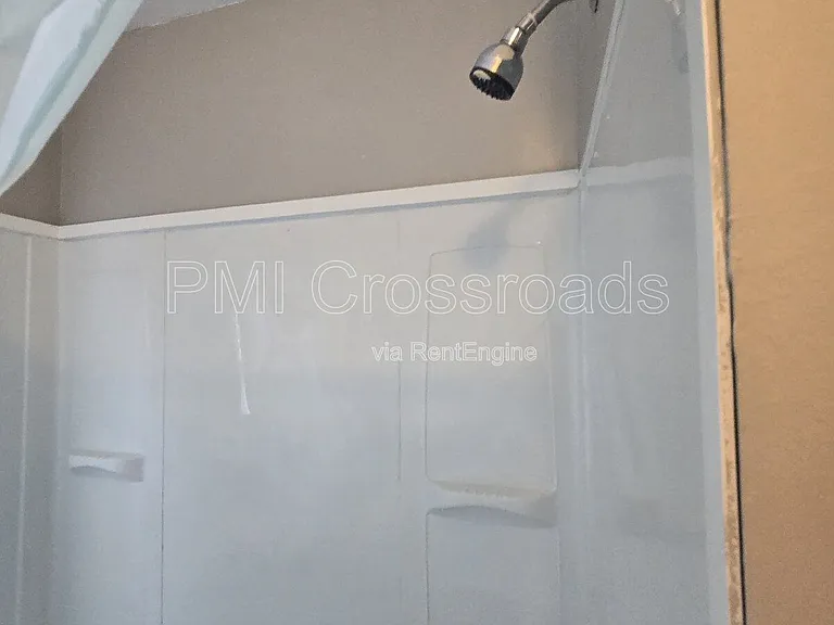 153 S Cypress Ave — Photo 22