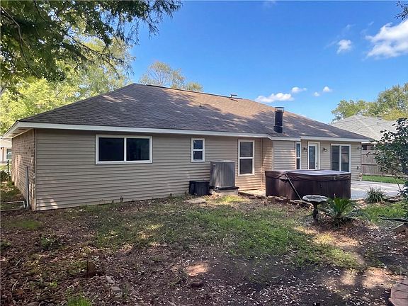 5th image of 1433 Sunset Dr