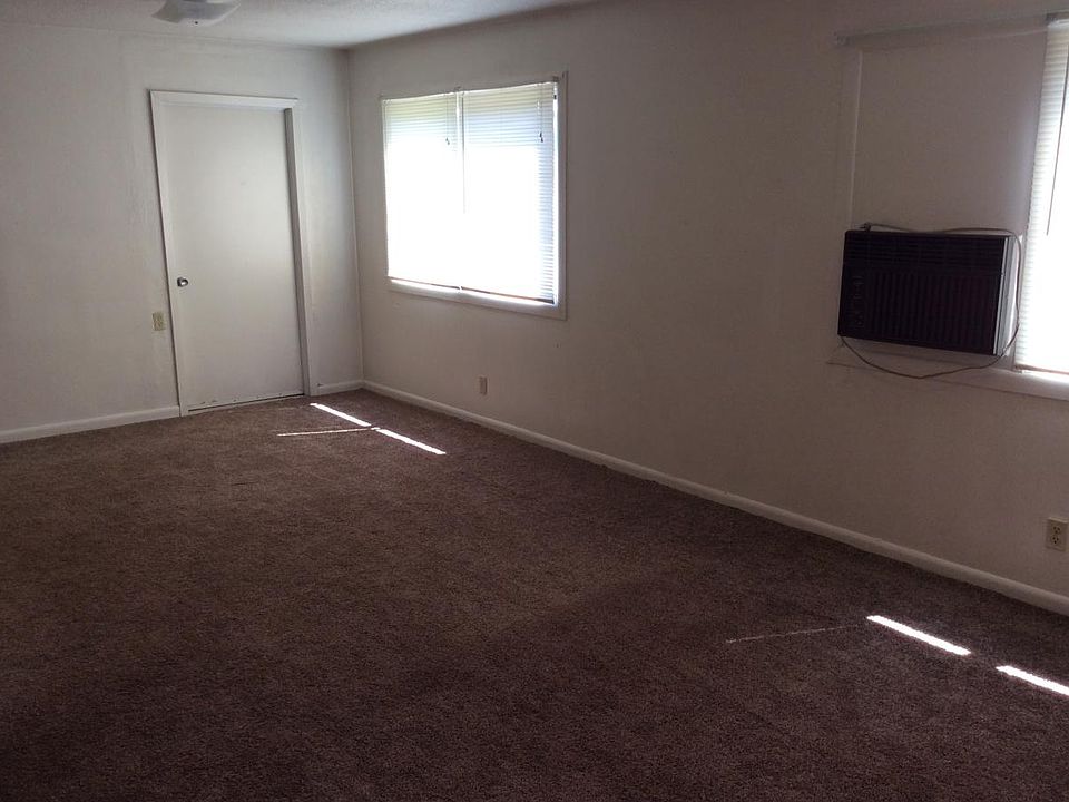 2nd image of 400 Jones St