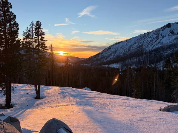 2080 Huckleberry Heights Rd, Echo Lake, CA 95721