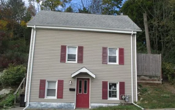 57 Reeve Ave photo 1