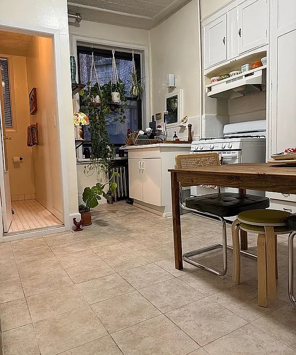 2nd image of 532 W 50th St #2B
