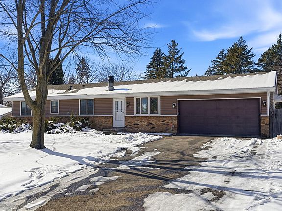 2nd image of 2575 Aladdin St