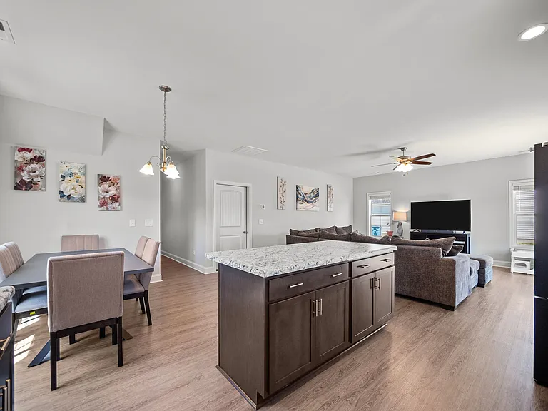 516 Poults Dr — Photo 5
