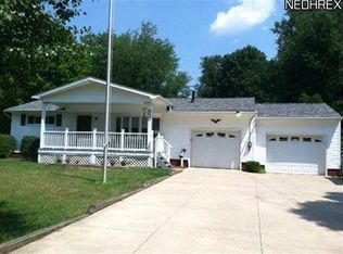 451 Arehart Dr, Mogadore, OH 44260