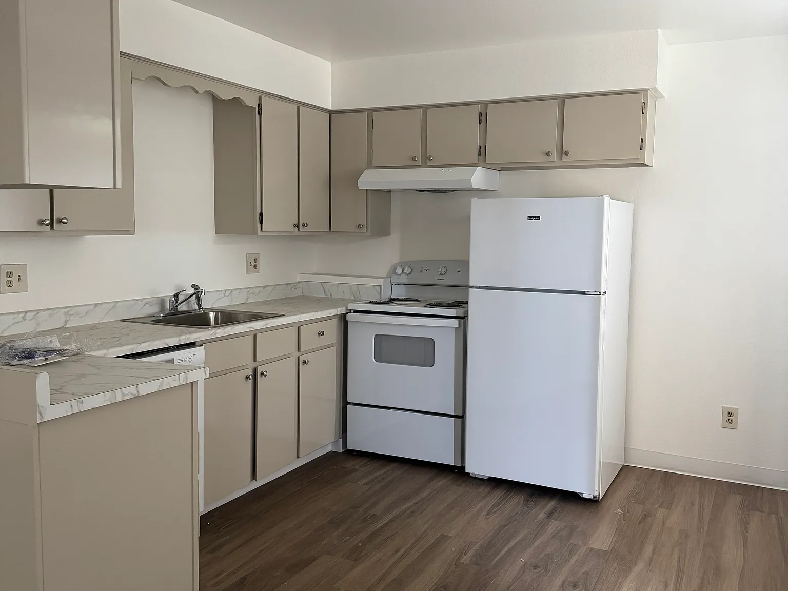 2 bed, 784 sqft, $1,575 — Photo 1