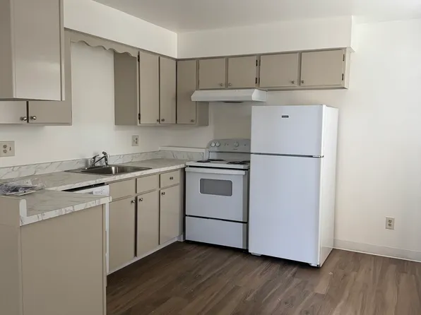 934 8th Ave APT 4, Longview, WA 98632