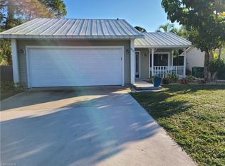 866 101st Ave N, Naples, FL 34108