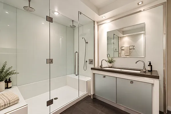 Bathroom, photo 1