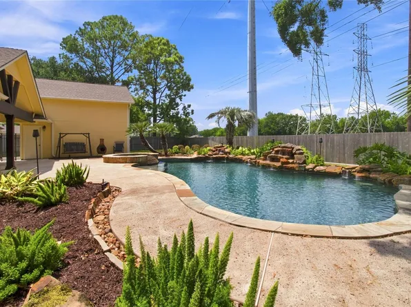 2118 Canterbury Ct, Deer Park, TX 77536