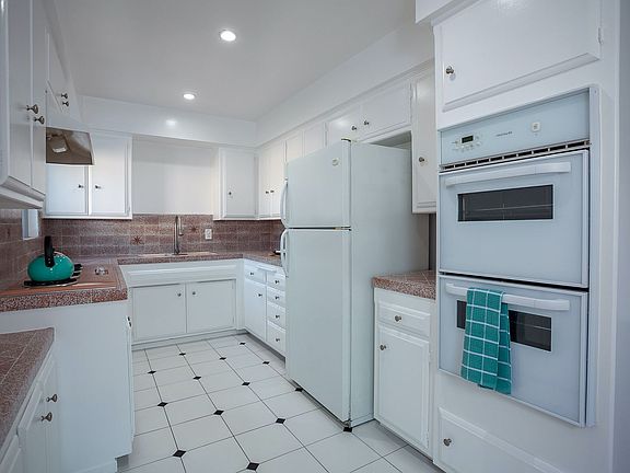 2nd image of 488 E Washington Blvd APT 107