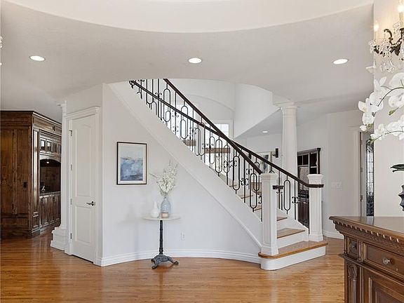 2nd image of 5635 S Cherry Court