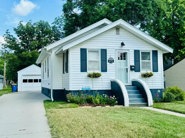 1172 Colorado Ave SW, Huron, SD 57350