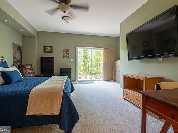 4th image of 14B Hillview Cir