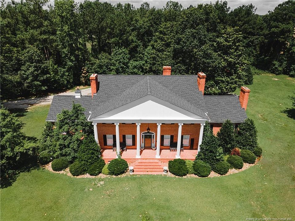 1st image of 12 Pinecrest Dr