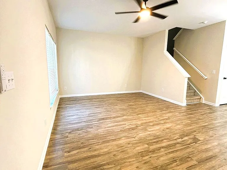 2924 Little Stream Ct — Photo 5