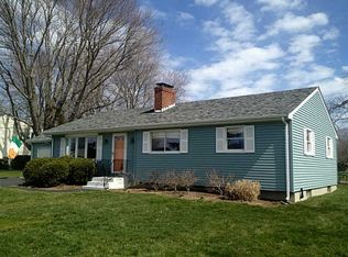 5 Wedgewood Dr, Middletown, RI 02842