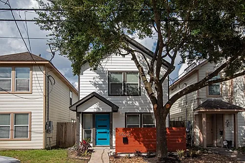 1422 Ruthven St Photo 1