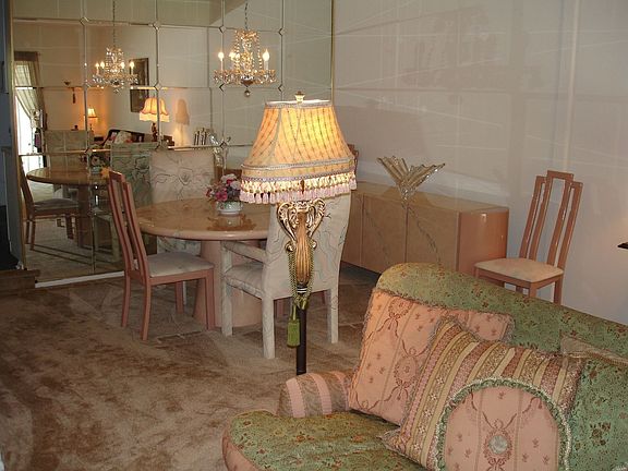 Dn Rom Looking from Lv Rm