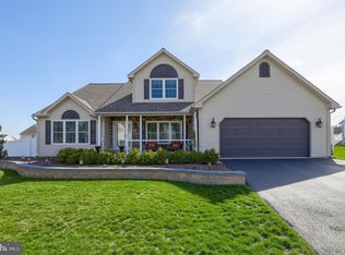 208 S Arthur Dr, Sinking Spring, PA 19608