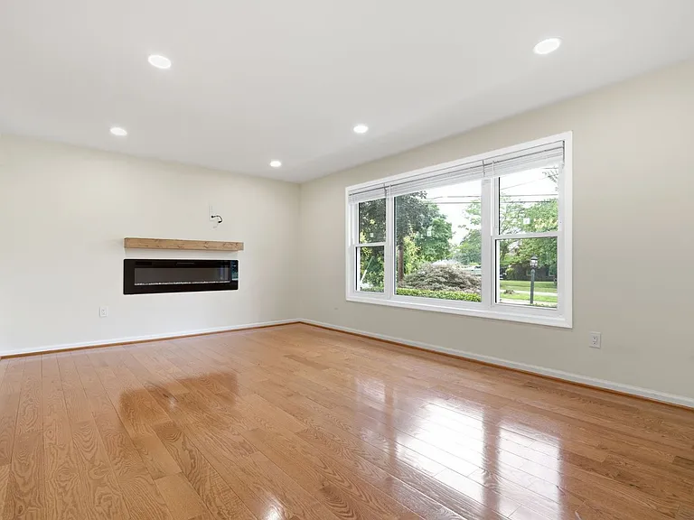 2521 Shanandale Dr — Photo 5