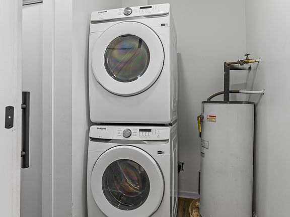 2nd image of 3021 Botany St