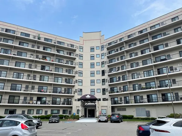 133 Commander Shea Blvd APT 714, Quincy, MA 02171